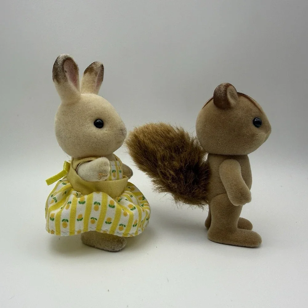 Calico Critters Chocolate Rabbit Sister & Walnut Squirrel Figure Sylvania Family
